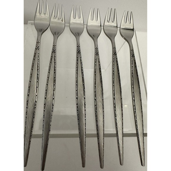 6 Oneida Community Stainless VENETIAN Cocktail Seafood Pickle Fork 6 1/8" - Picture 1 of 4